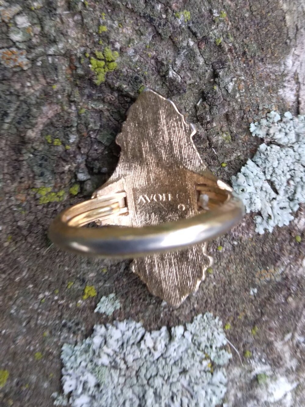 Vintage Avon 1976 Kensington Ring Victorian Style Gold Tone Size 6 - Picture 12 of 12